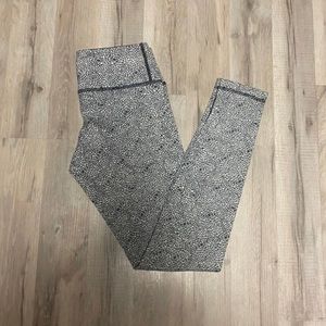 lululemon wunder under leggings size 6
